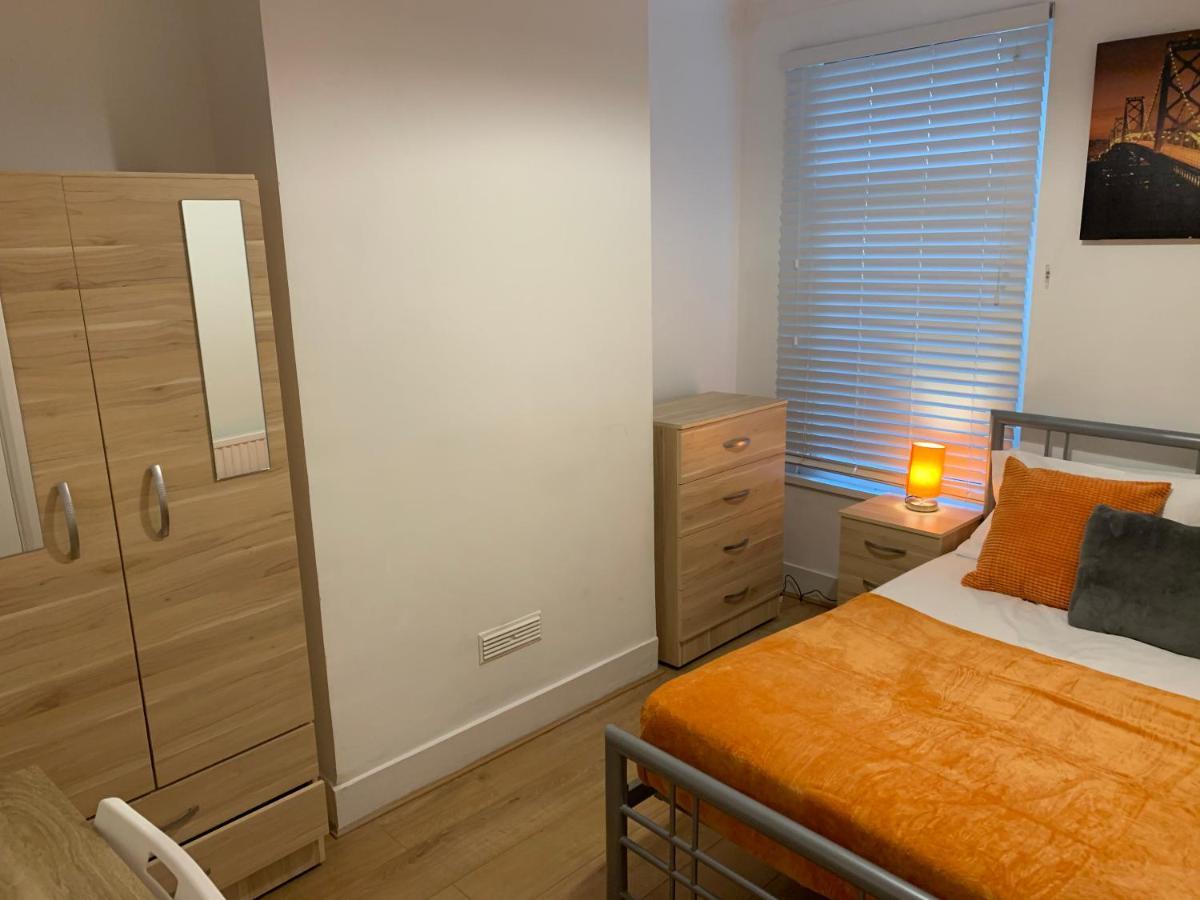 Central Stratford Cozy Double Room Londres Exterior foto